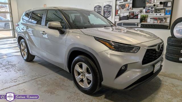 2025 Toyota Highlander LE FWD SUV / Crossover Front-Wheel Drive Automatic