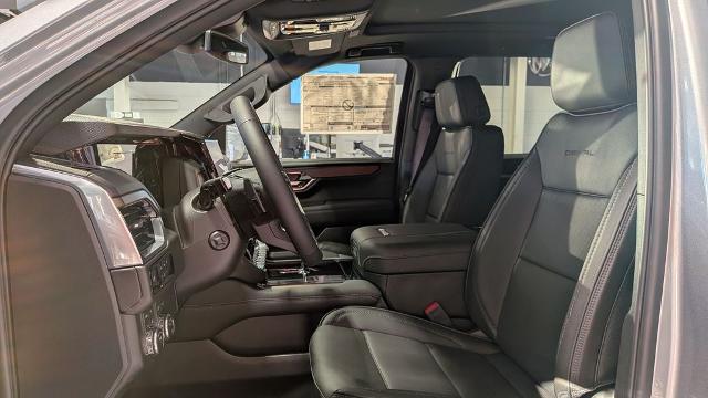 2026 GMC Yukon XL Denali - Photo 10