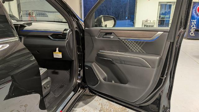 2026 GMC Acadia Denali - Photo 14