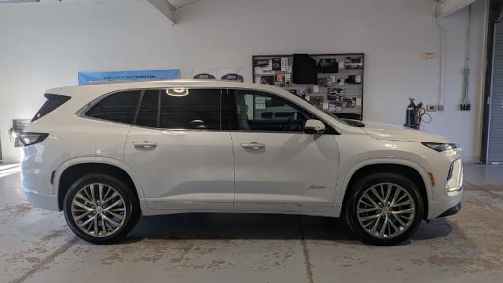 New 2026 Buick Enclave Avenir SUV