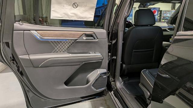 2026 GMC Acadia Denali - Photo 11