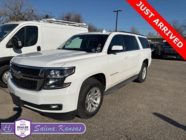 2016 Chevrolet Suburban LT's photo