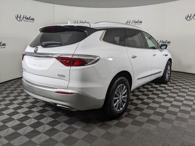 2023 Buick Enclave Essence photo 3