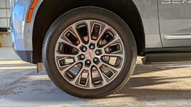 2026 GMC Yukon XL Denali - Photo 8