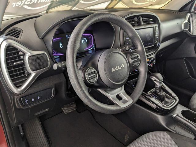 2025 Kia Soul LX - Photo 12