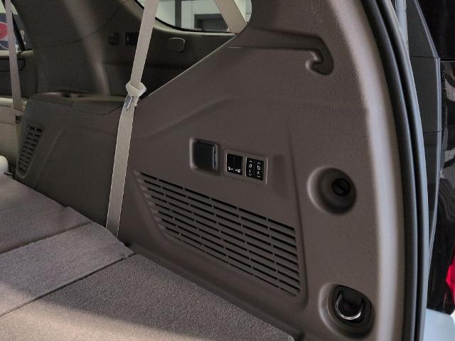 2026 GMC Yukon Denali - Photo 21