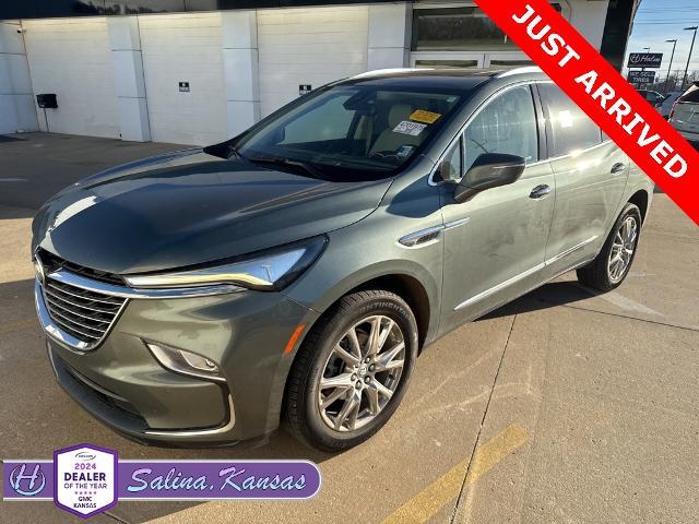 2023 Buick Enclave Essence's photo