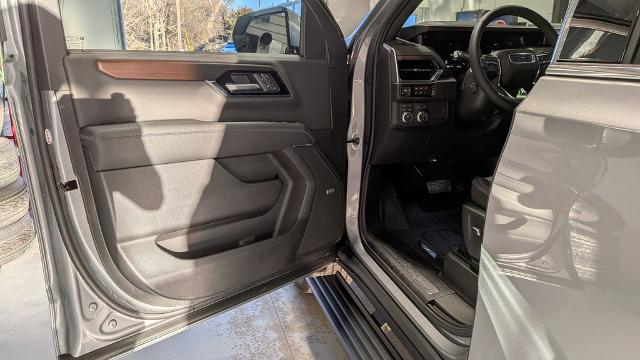 2026 GMC Yukon XL Denali - Photo 9