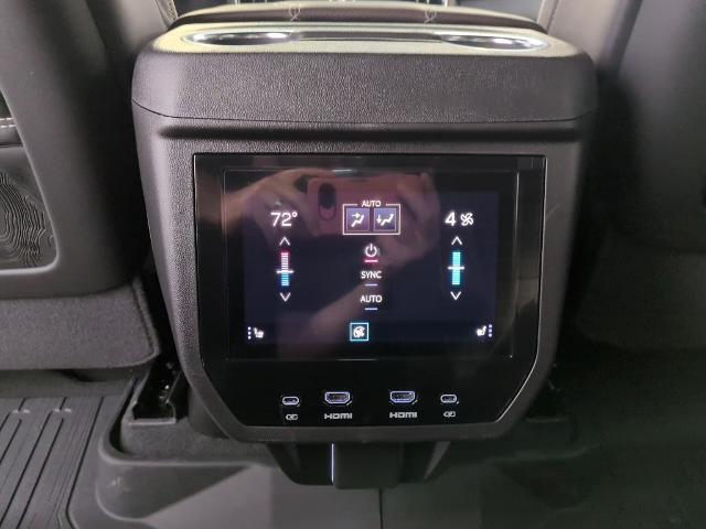 2026 GMC Yukon Denali Ultimate - Photo 16