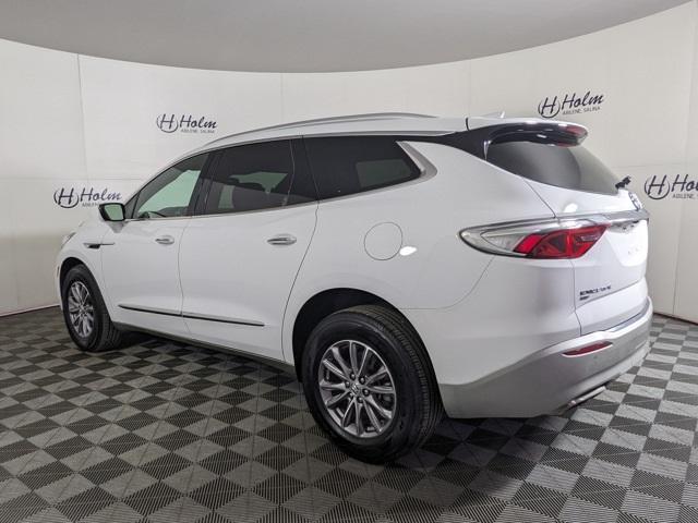 2023 Buick Enclave Essence photo 3