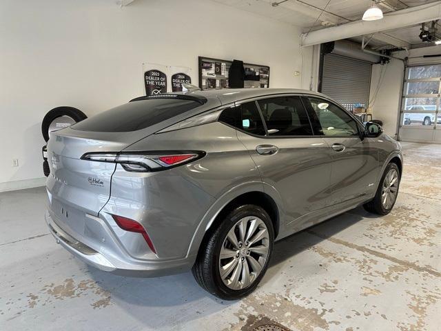 2025 Buick Envista Avenir photo 2