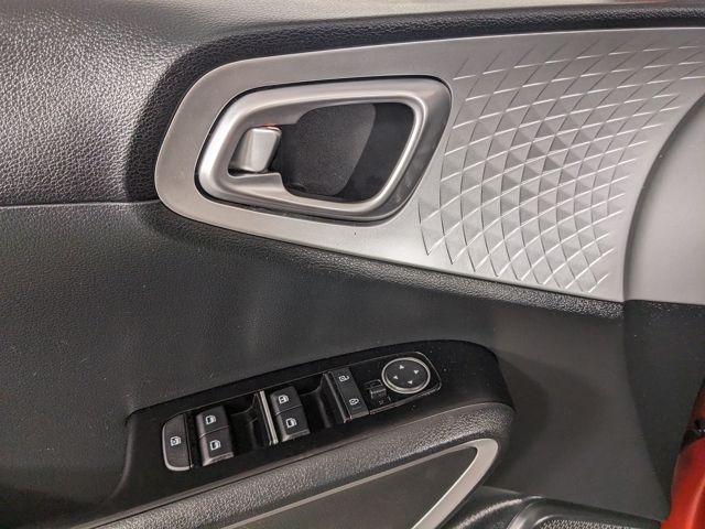 2025 Kia Soul LX - Photo 29