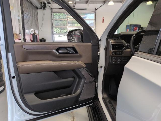 2026 GMC Yukon Denali Ultimate - Photo 3