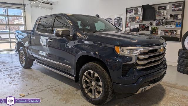 2022 Chevrolet Silverado 1500 High Country Crew Cab 4WD