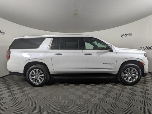 2024 Chevrolet Suburban Premier photo 2