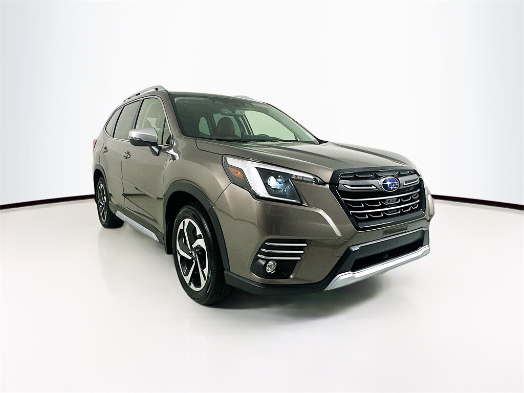 2024 Subaru Forester Touring photo 3