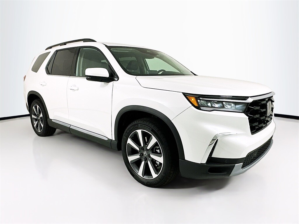 2025 Honda Pilot Touring photo 2