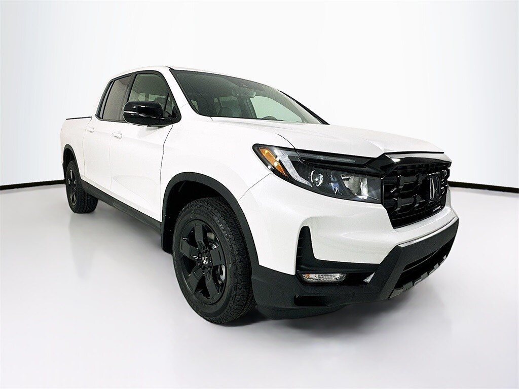 2025 Honda Ridgeline Black Edition photo 3