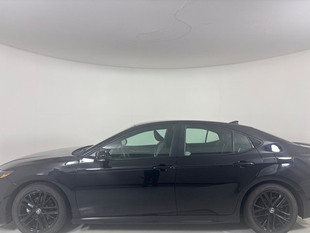 Used 2025 Toyota Camry SE Sedan