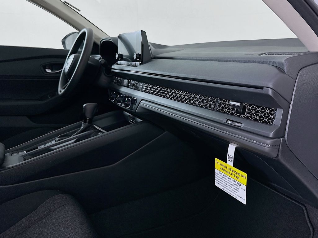 2025 Honda Accord SE - Photo 29