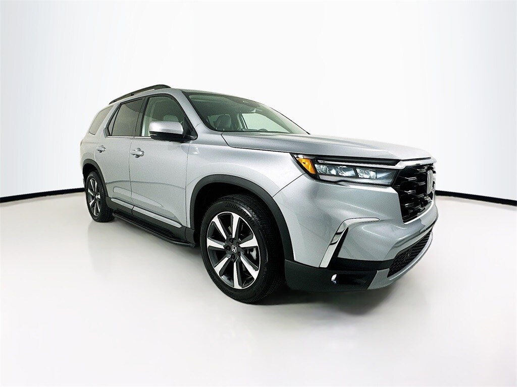 2025 Honda Pilot Touring photo 3