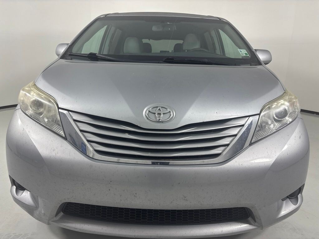 Used 2015 Toyota Sienna LE Van
