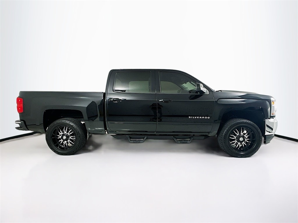 Used 2017 Chevrolet Silverado 1500 LT w/1LT Truck Crew Cab