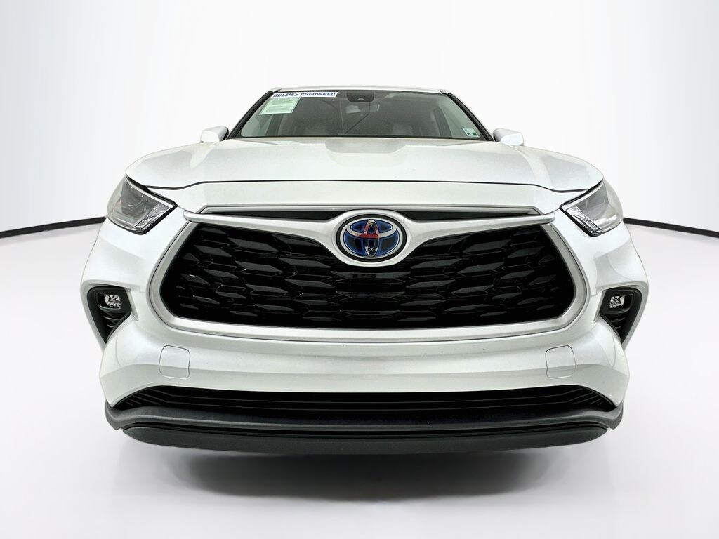 Used 2023 Toyota Highlander Hybrid LE SUV