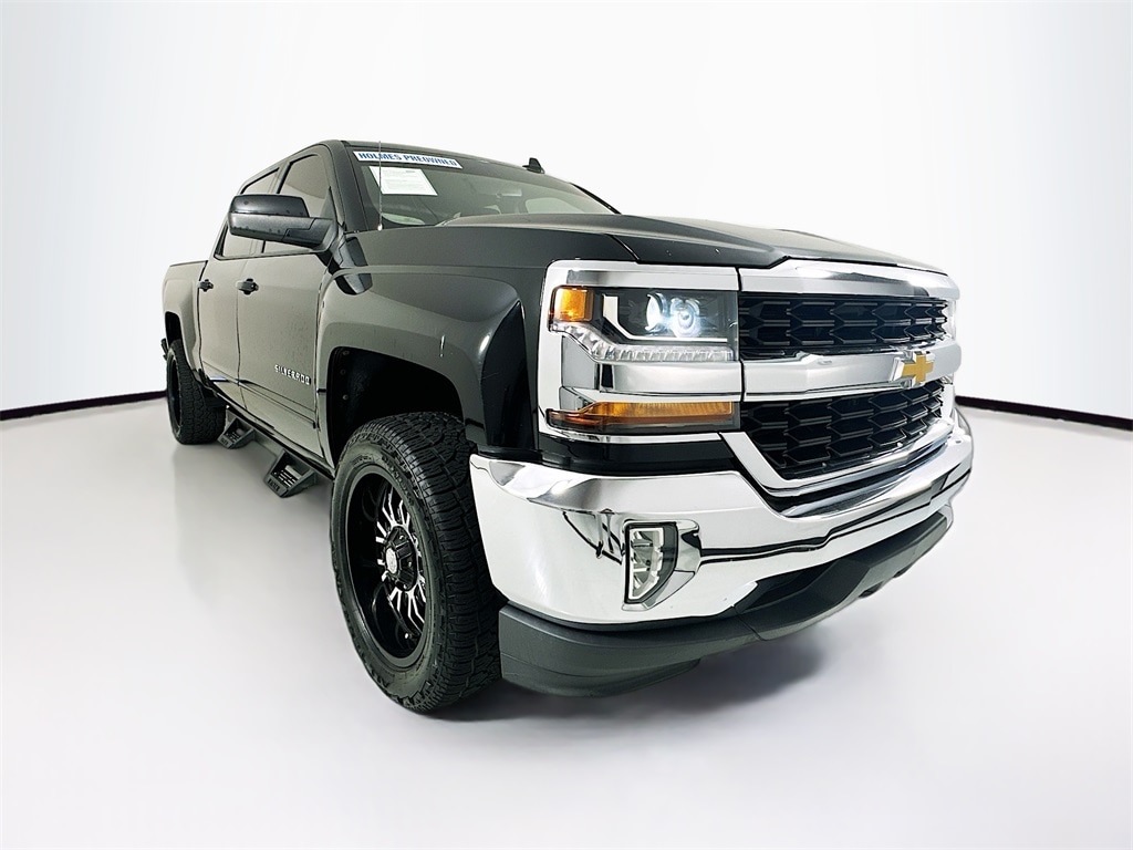 Used 2017 Chevrolet Silverado 1500 LT w/1LT Truck Crew Cab
