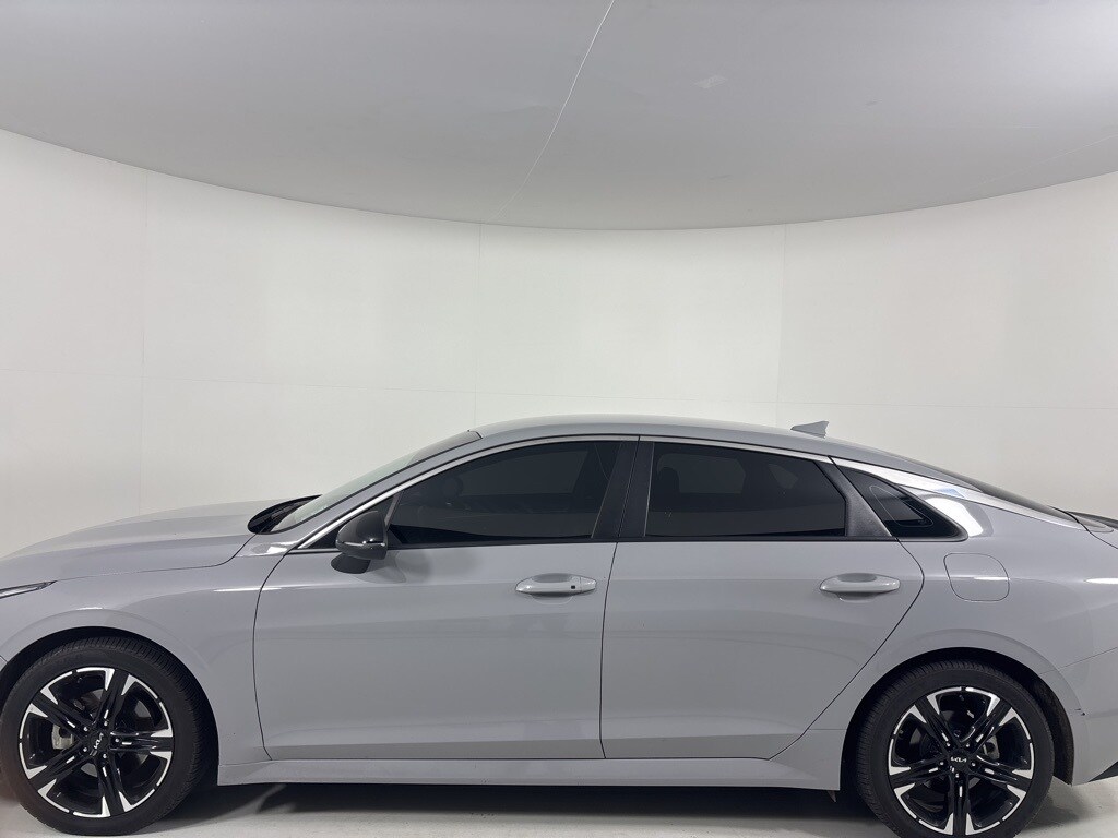 2023 Kia K5 GT-Line photo 3