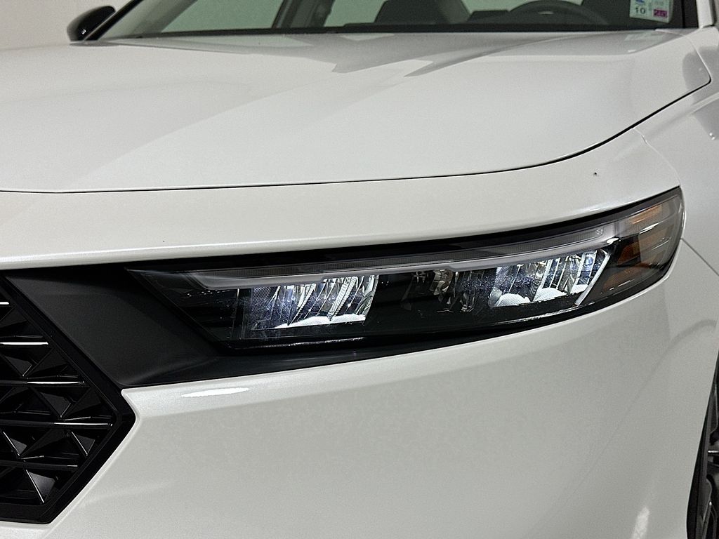 2025 Honda Accord SE - Photo 13