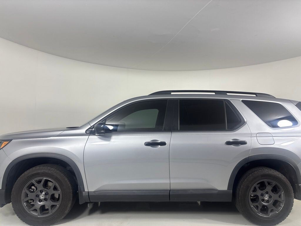 Certified 2025 Honda Pilot TrailSport SUV
