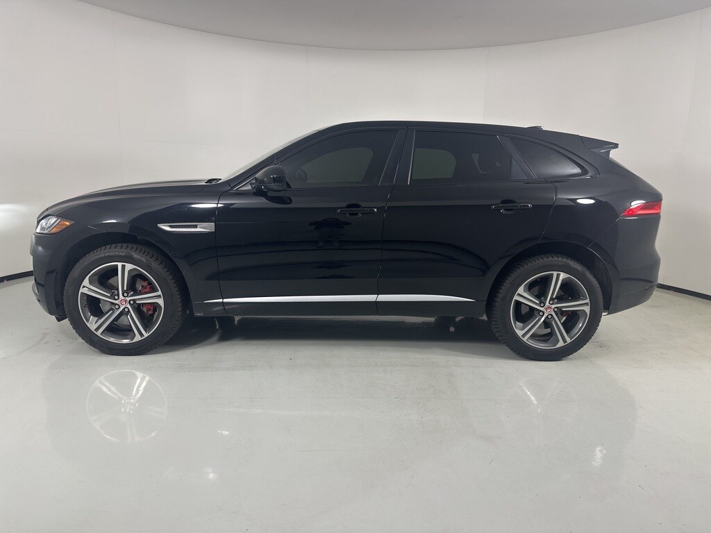 2019 Jaguar F-PACE S photo 2