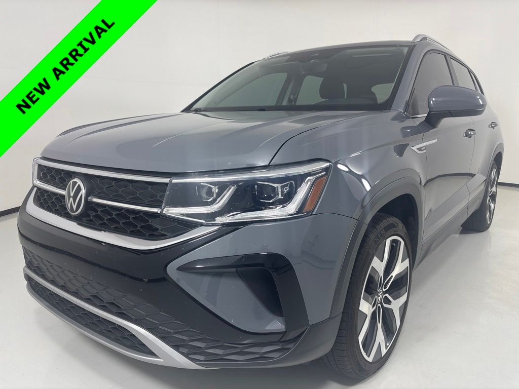 2022 Volkswagen Taos 1.5T SEL 4Motion's photo