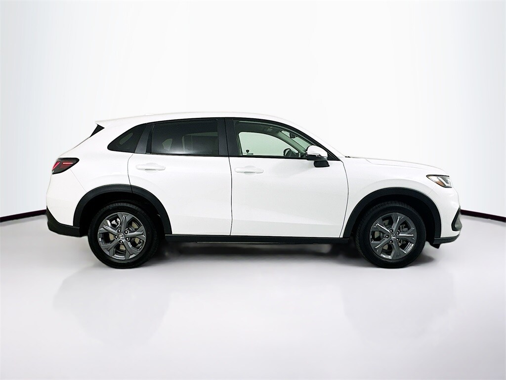 2026 Honda HR-V LX photo 2