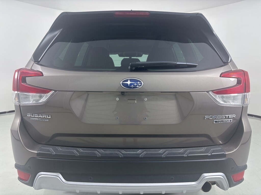 2024 Subaru Forester Touring photo 2