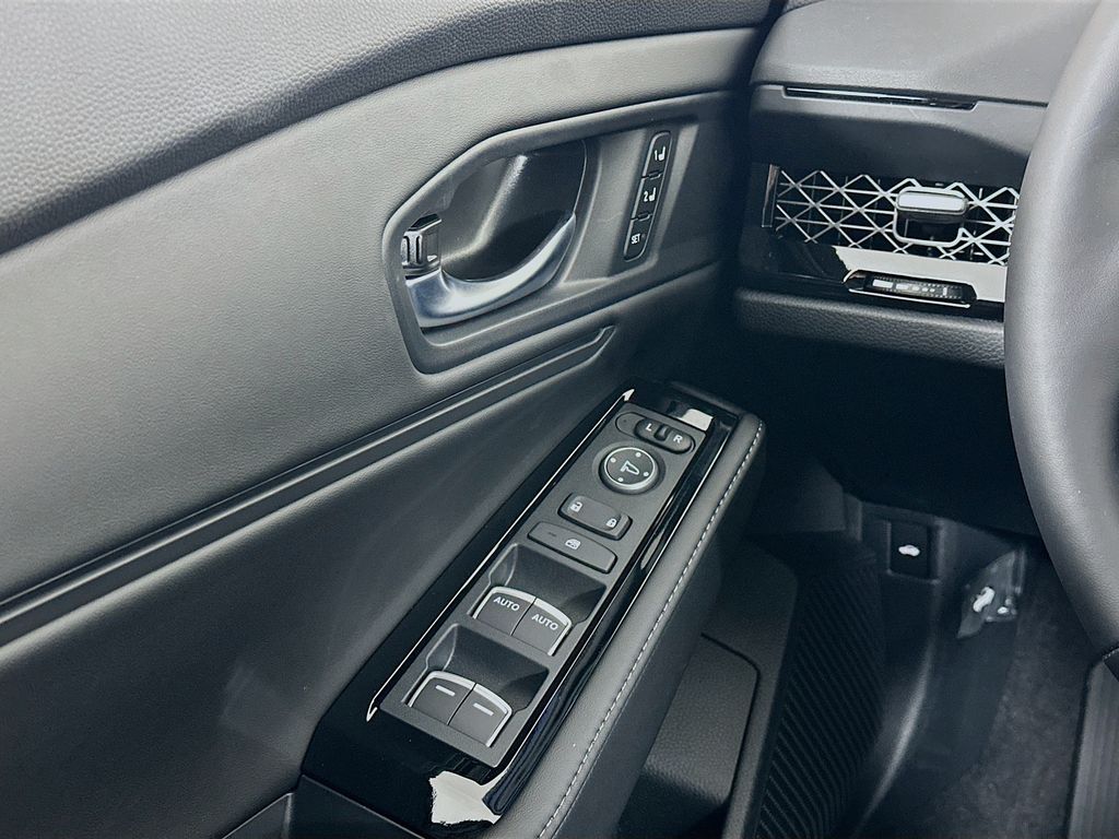 2026 Honda Accord Hybrid Touring - Photo 17