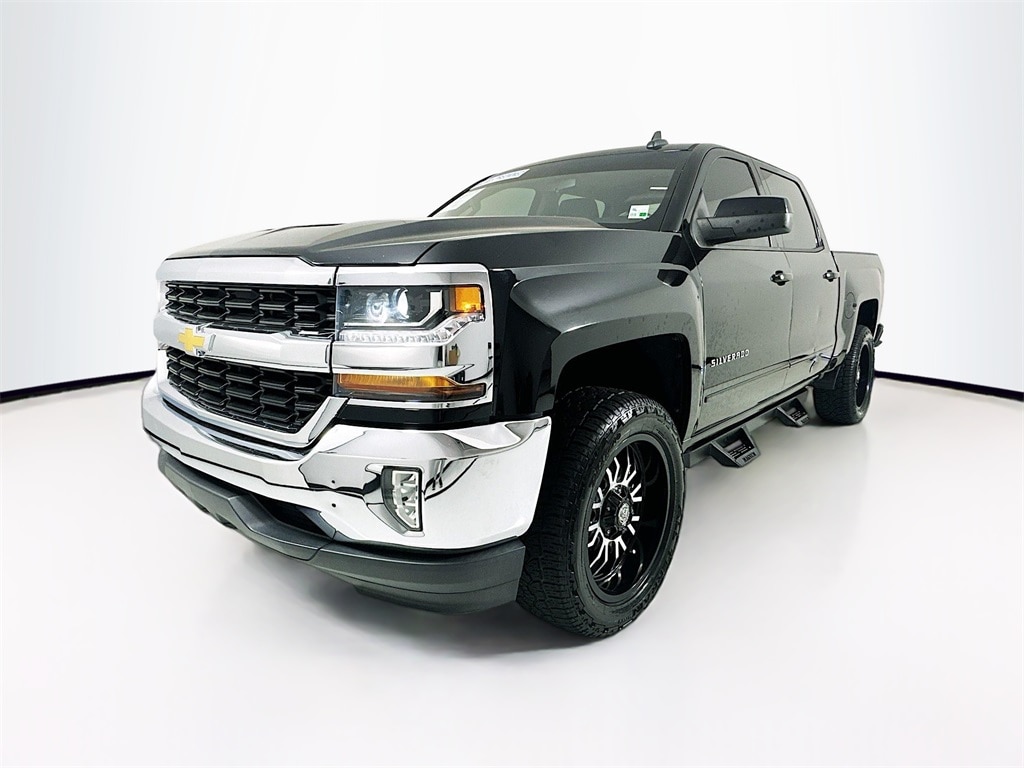 Used 2017 Chevrolet Silverado 1500 LT w/1LT Truck Crew Cab