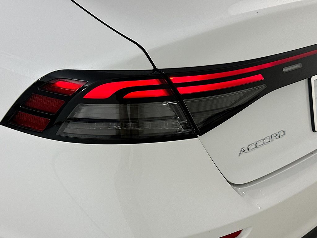 2025 Honda Accord SE - Photo 12