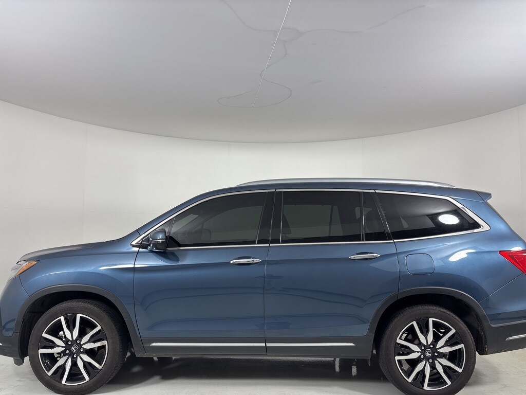 2019 Honda Pilot Touring photo 2