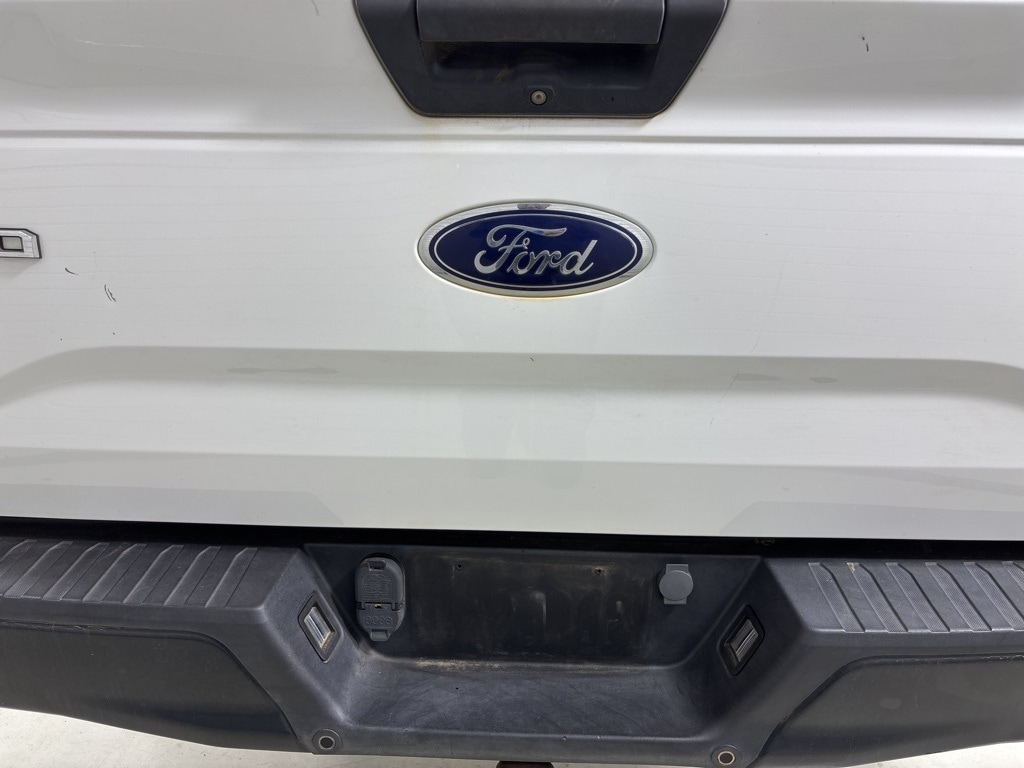 2015 Ford F-150 XL photo 2