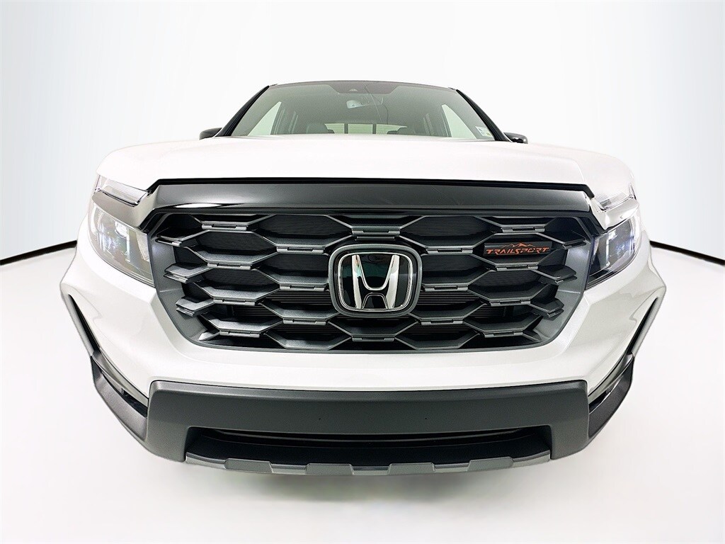 2025 Honda Ridgeline TrailSport photo 2