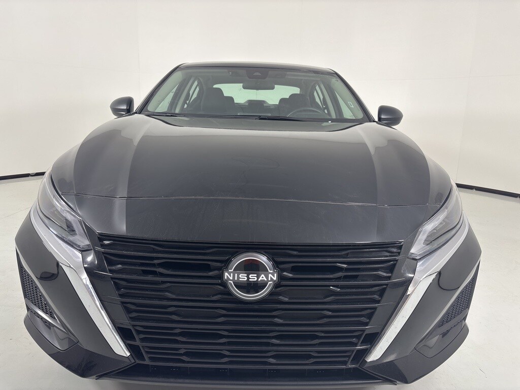 2024 Nissan Altima 2.5 SV photo 2