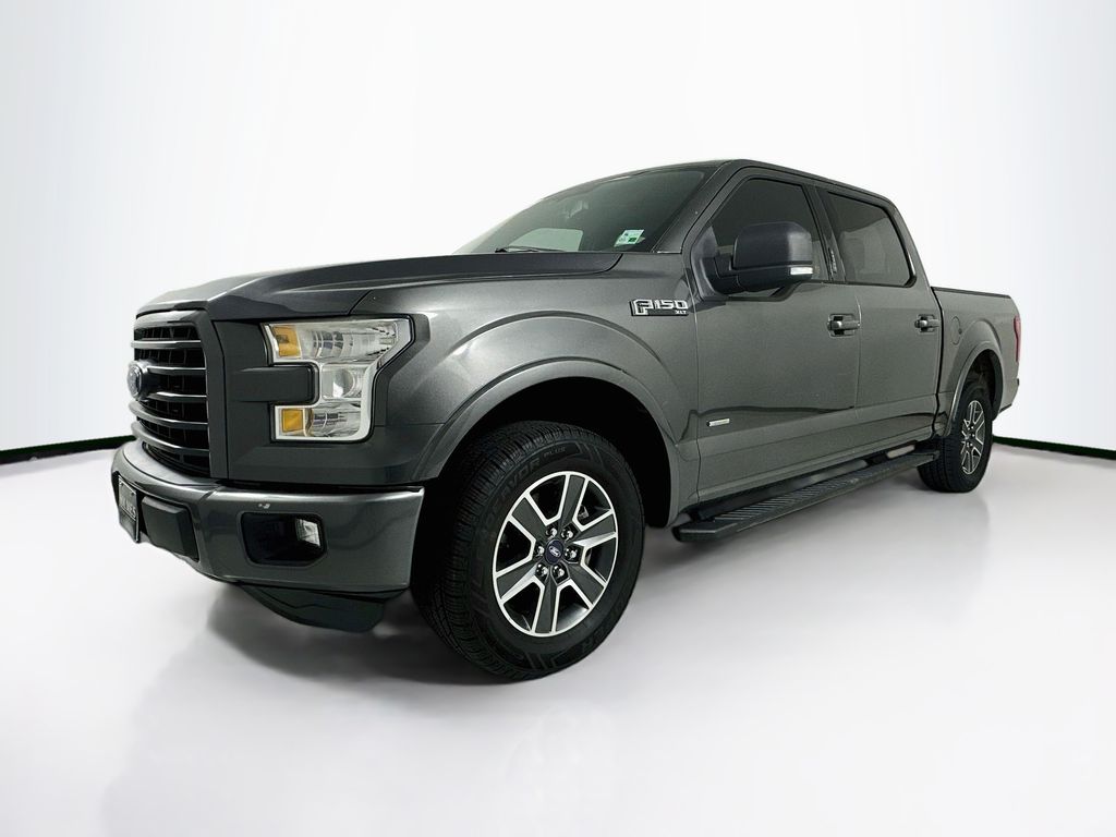2015 Ford F-150 XLT SuperCrew 145-in's photo
