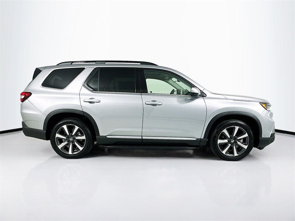 2025 Honda Pilot Touring photo 4