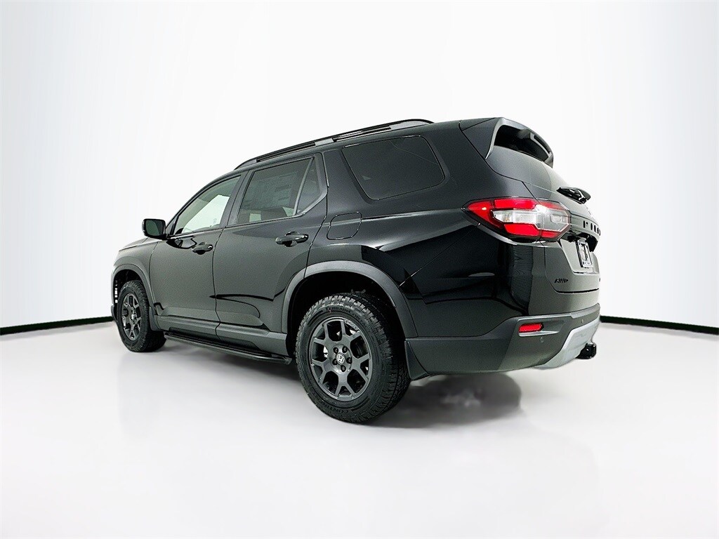 2025 Honda Pilot TrailSport photo 2