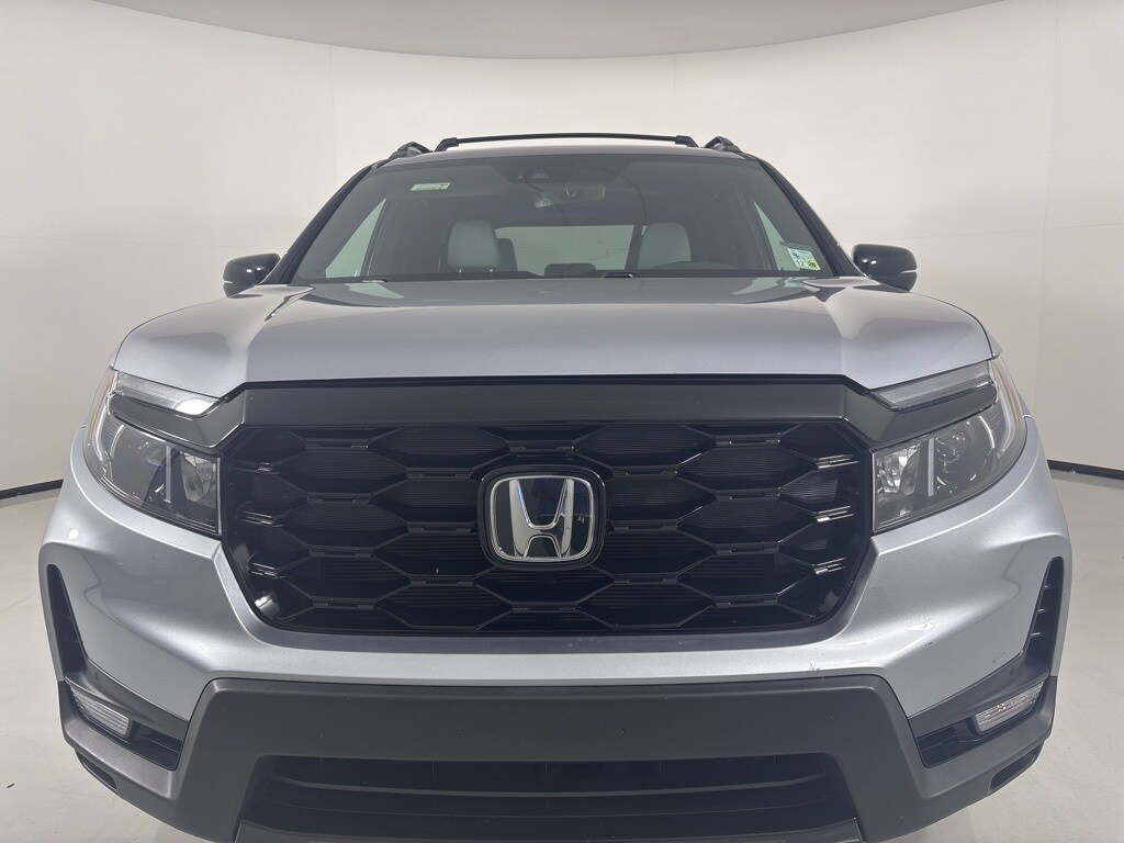 2023 Honda Passport Elite photo 2