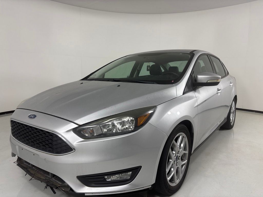 2015 Ford Focus Sedan SE's photo