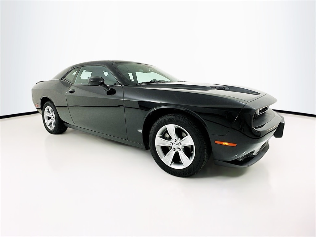 Used 2022 Dodge Challenger SXT with VIN 2C3CDZAG6NH211535 for sale in Bossier City, LA