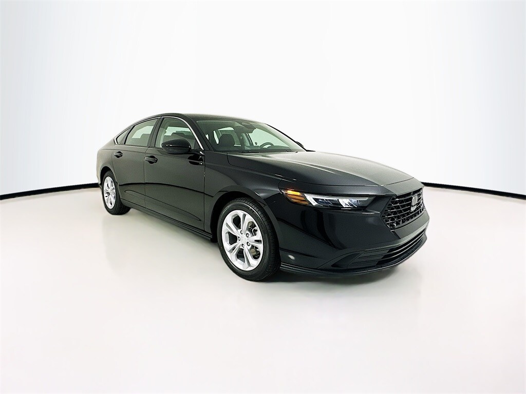 2025 Honda Accord LX photo 3